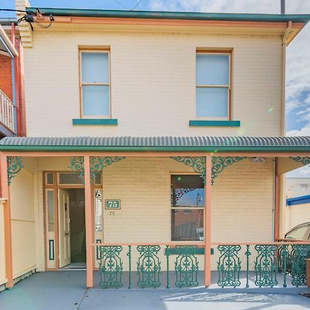 4 Bedroom House - Hobart Cbd - Free Parking - Free Wifi Экстерьер фото
