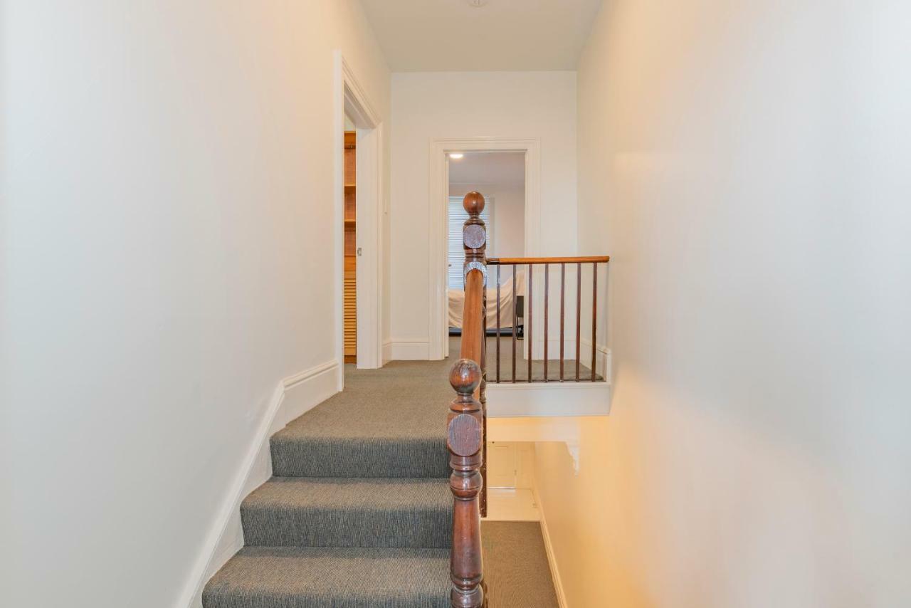 4 Bedroom House - Hobart Cbd - Free Parking - Free Wifi Экстерьер фото